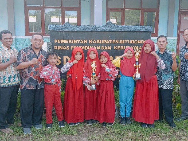 Penerimaan penghargaan peserta Lomba FLS3N